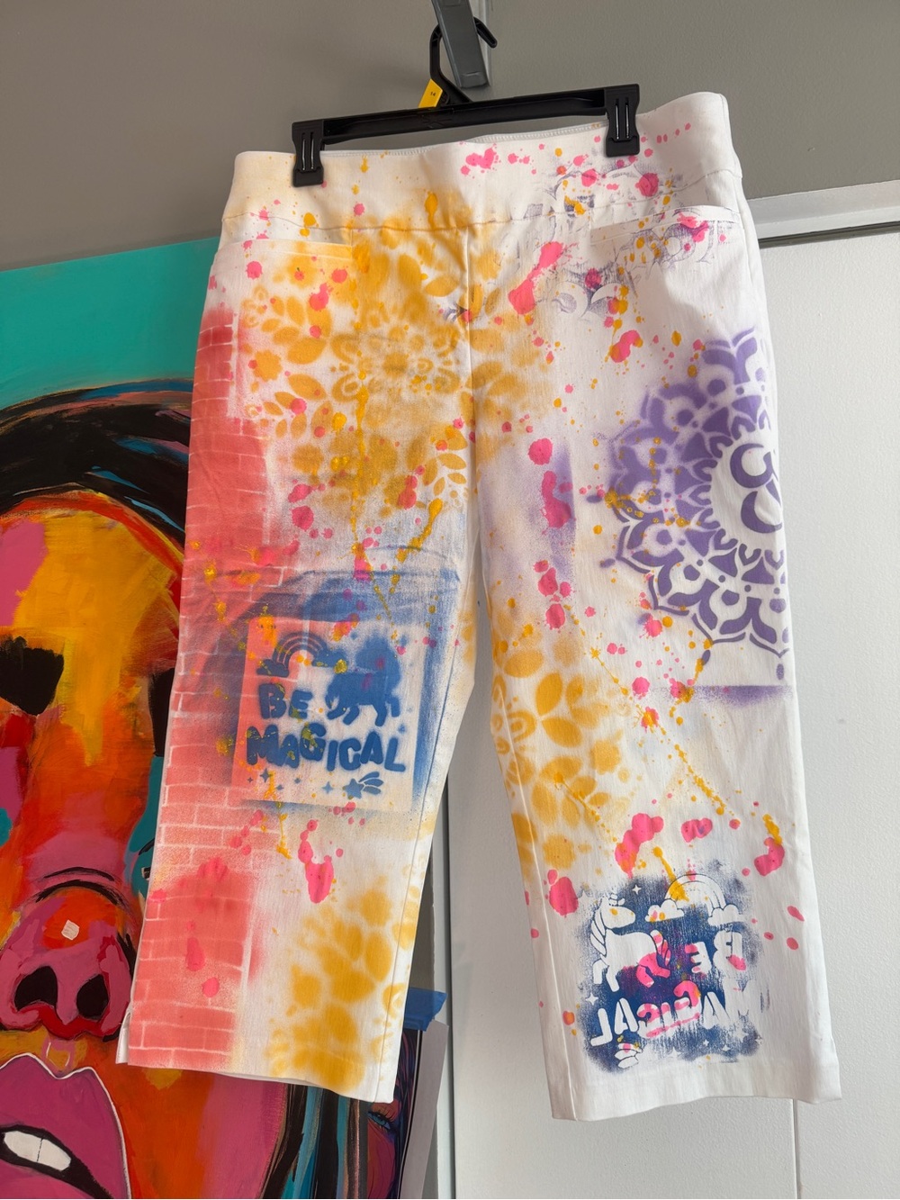 Custom Hand Painted White Capris Size 14 Wearable Artsy - Picture 7 of 13
